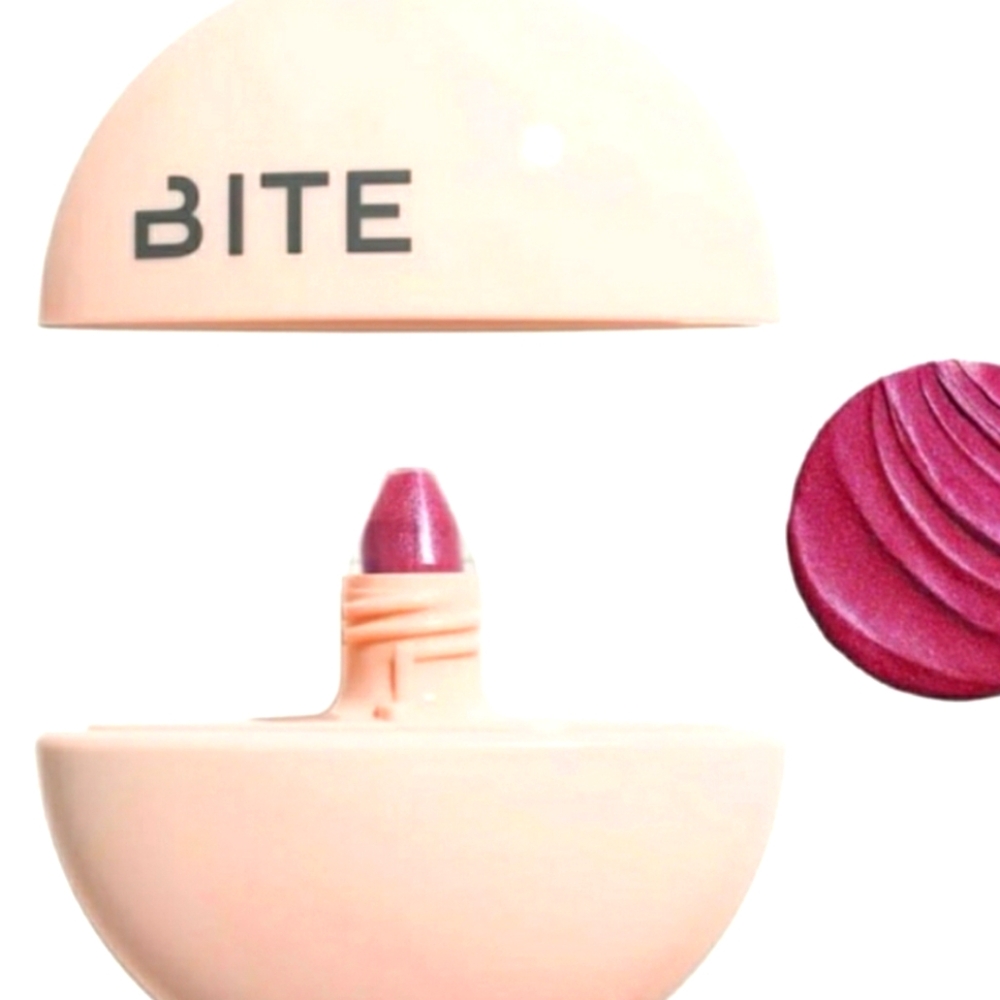 Bite Beauty Blush in Vibrant Hibiscus Slush